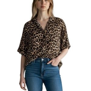 Italicise 🇮🇹 drop shoulder leopard print button down top  excellent condition